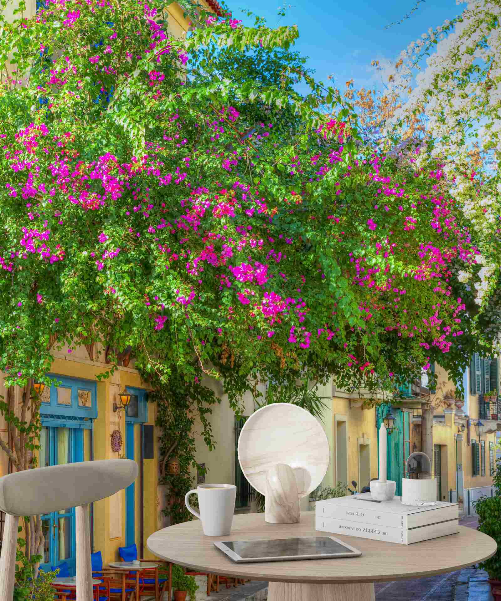 Fototapet verdeață densă deasupra caselor