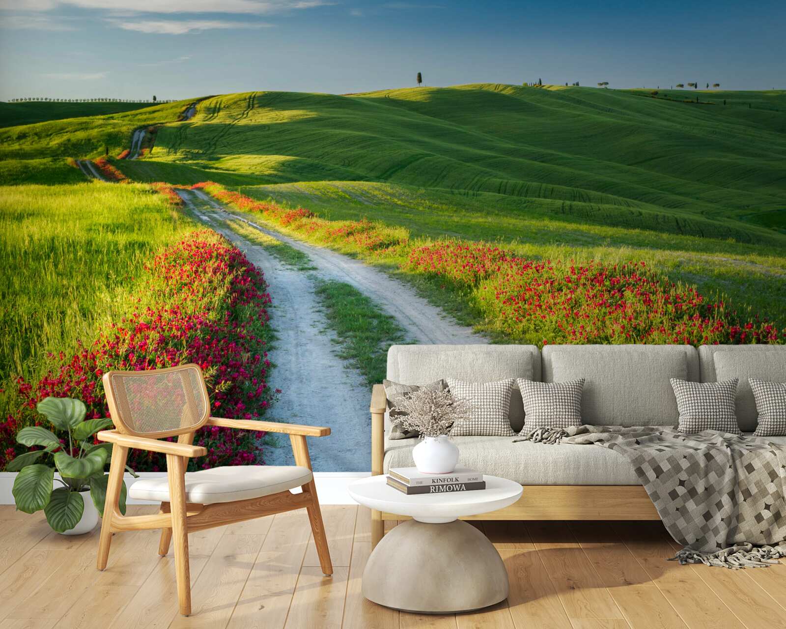 Fototapet drum în munți înconjurat de câmpuri verzi