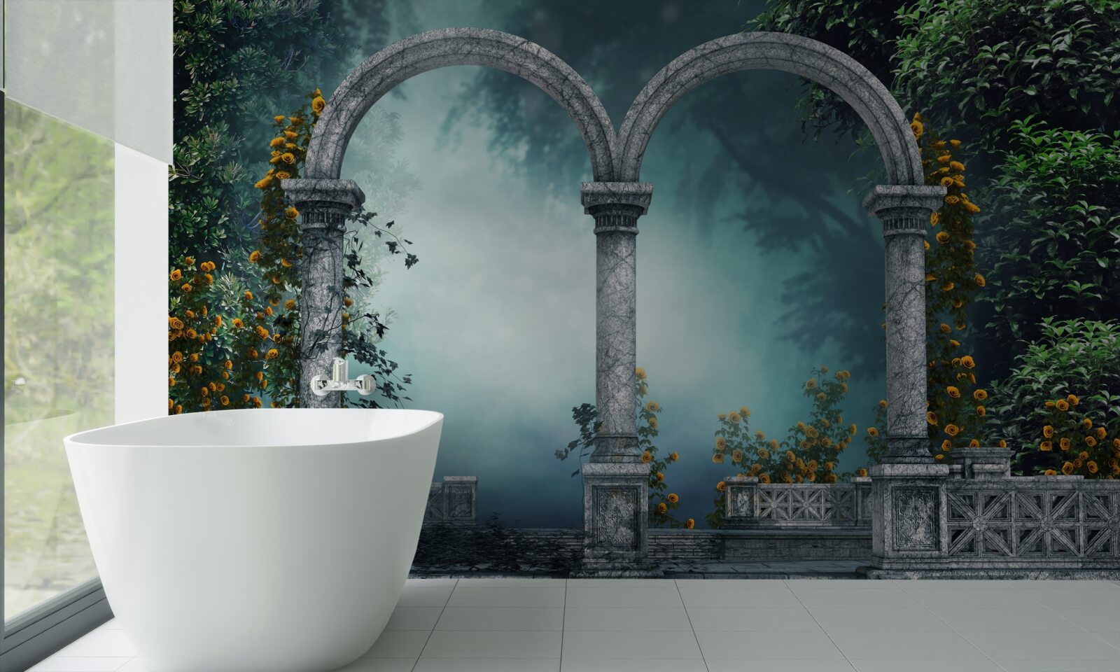 Fototapet arc vechi rotunjit într-o pădure cețoasă