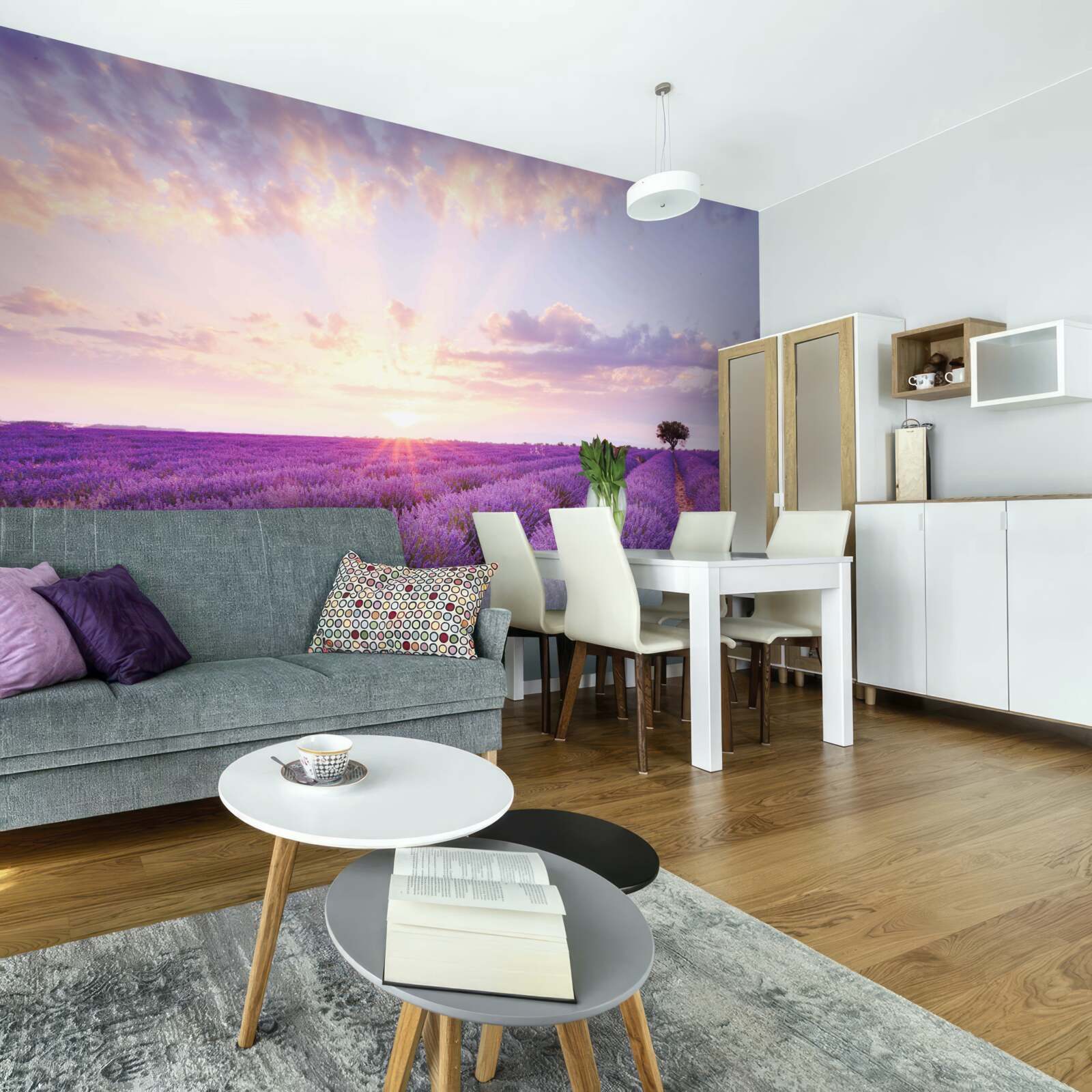 Fototapet un câmp de lavandă plin de aromă