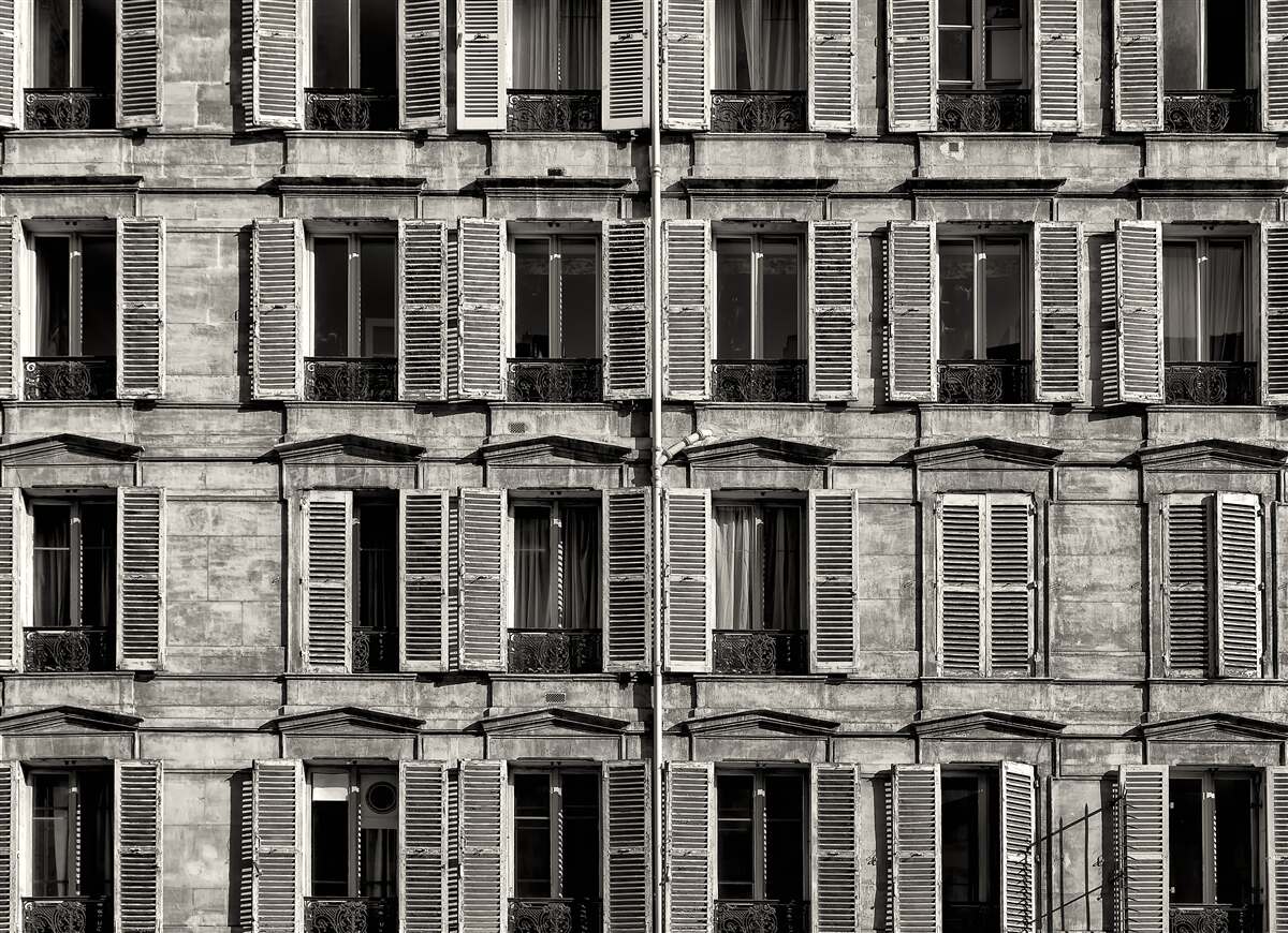 Fototapet ventilatoare de fereastră într-o paletă alb-negru