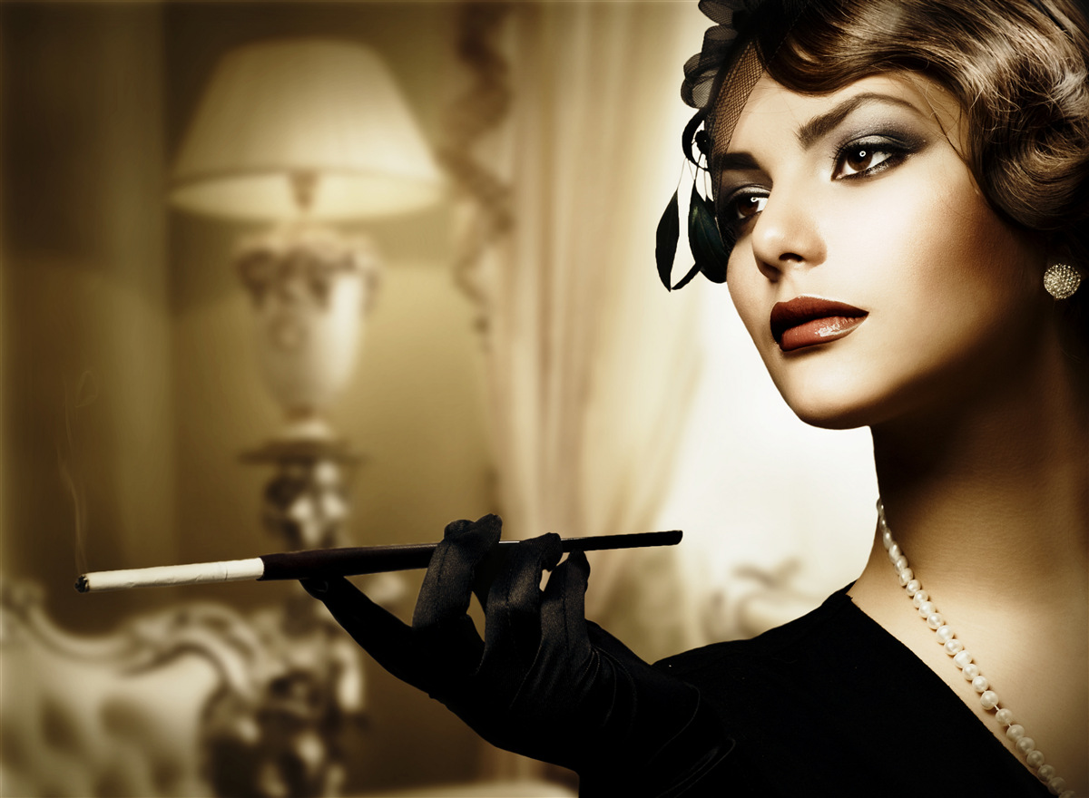 Fototapet fată cu o țigară