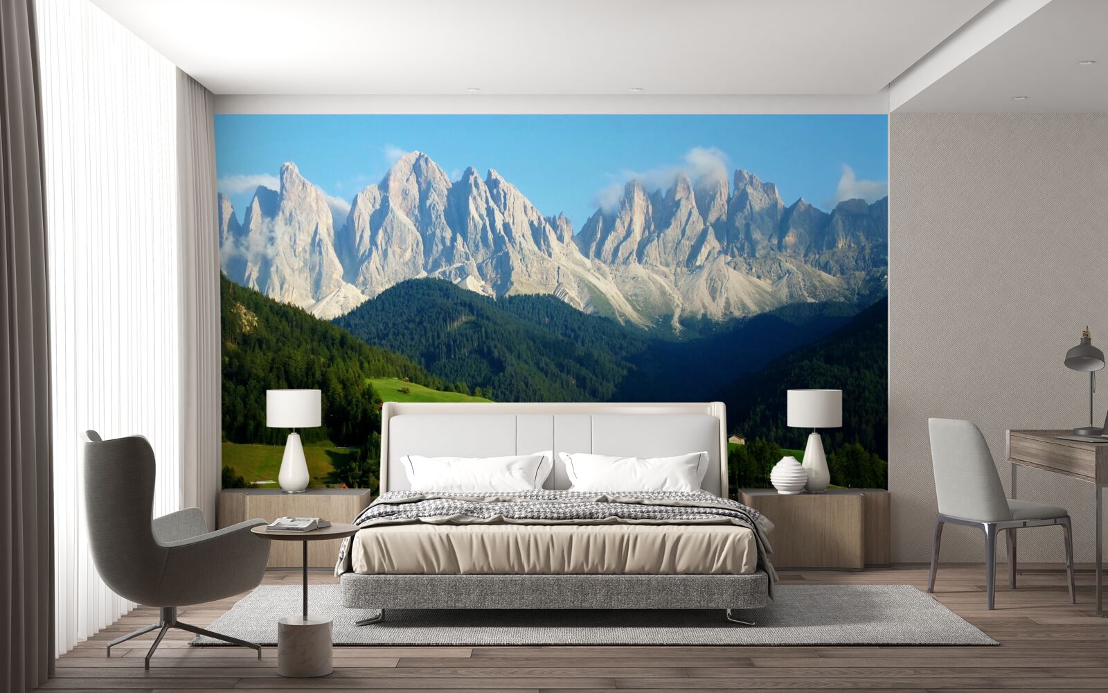 Fototapet sat într-o poiană la poalele munților