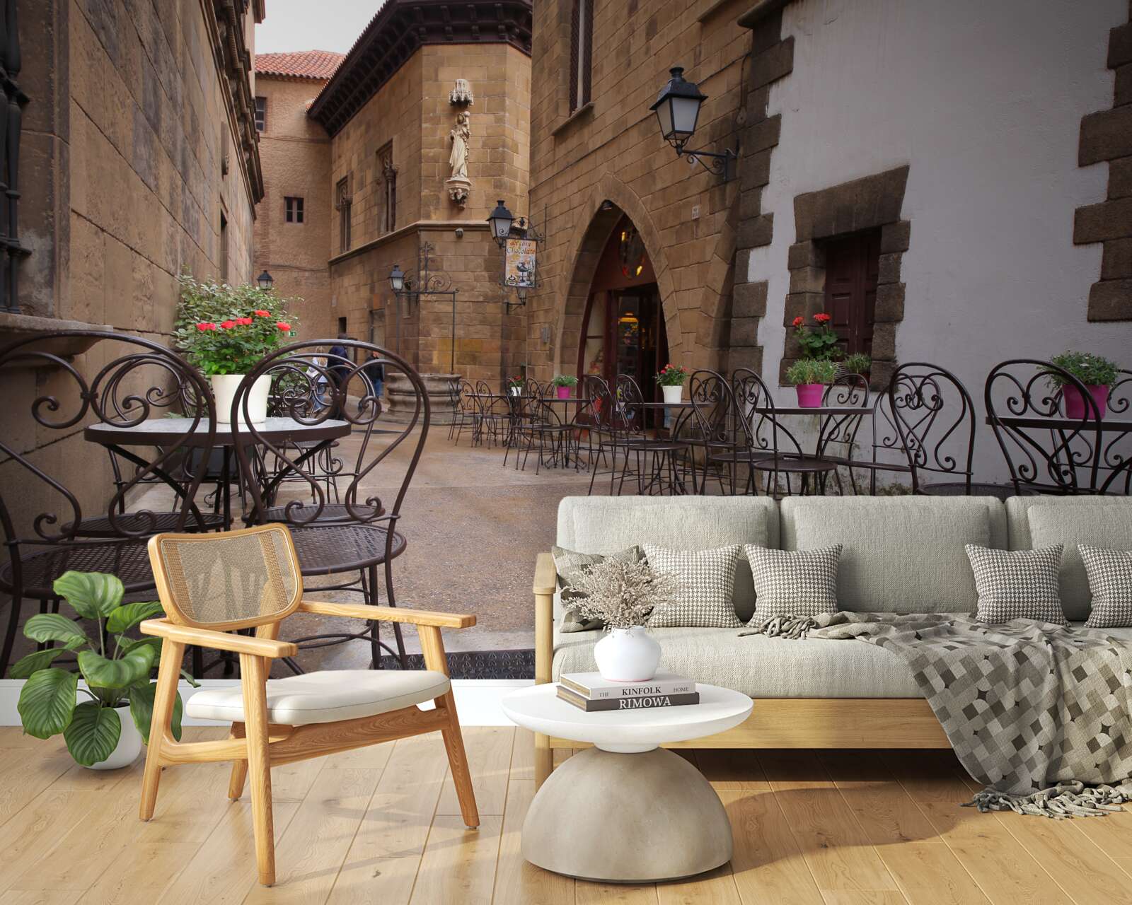 Fototapet mese pe o stradă îngustă