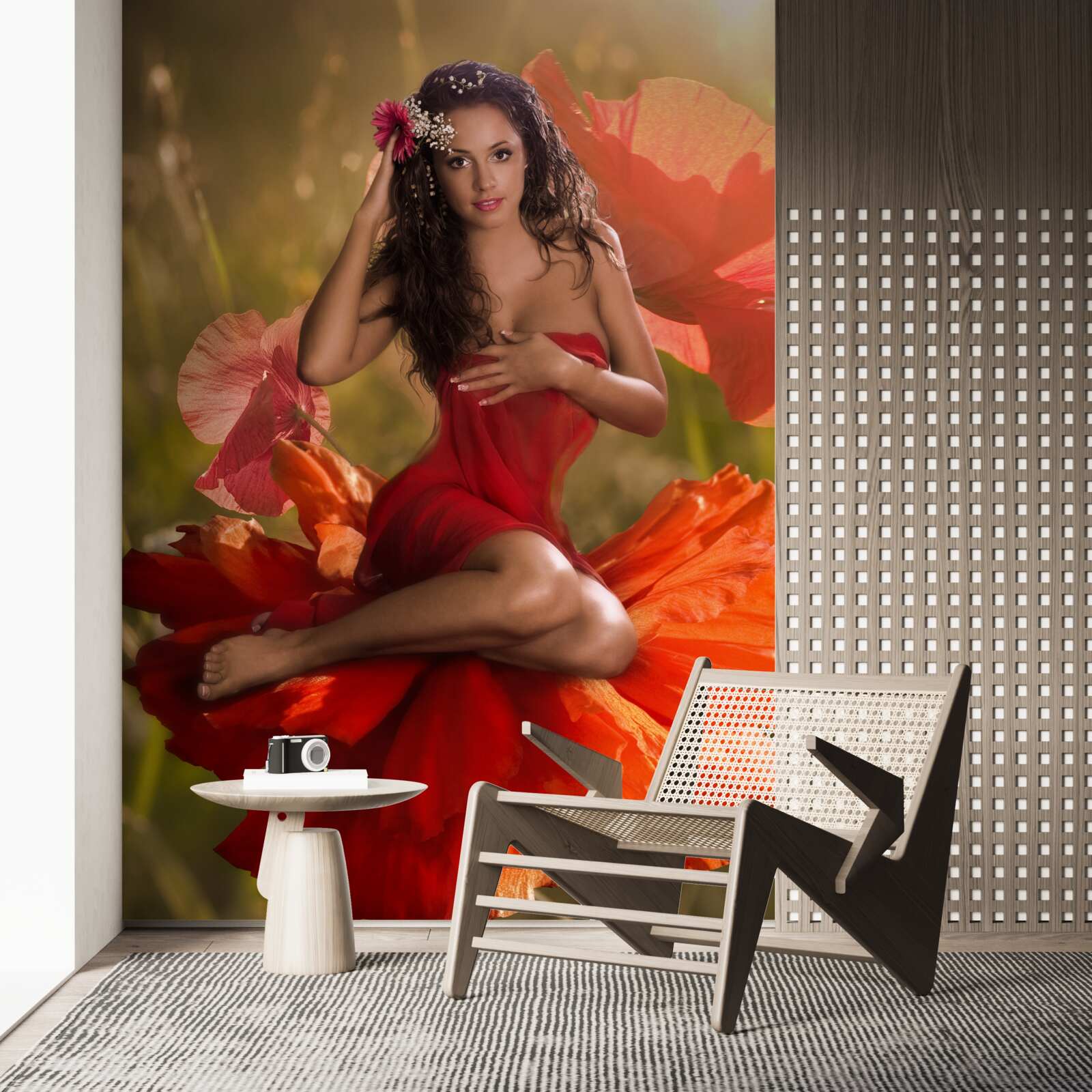 Fototapet fată pe o floare de mac stacojiu