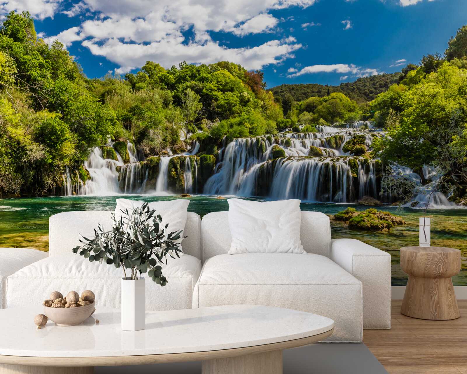 Fototapet o cascadă uriașă care se prăbușește pe o insulă tropicală