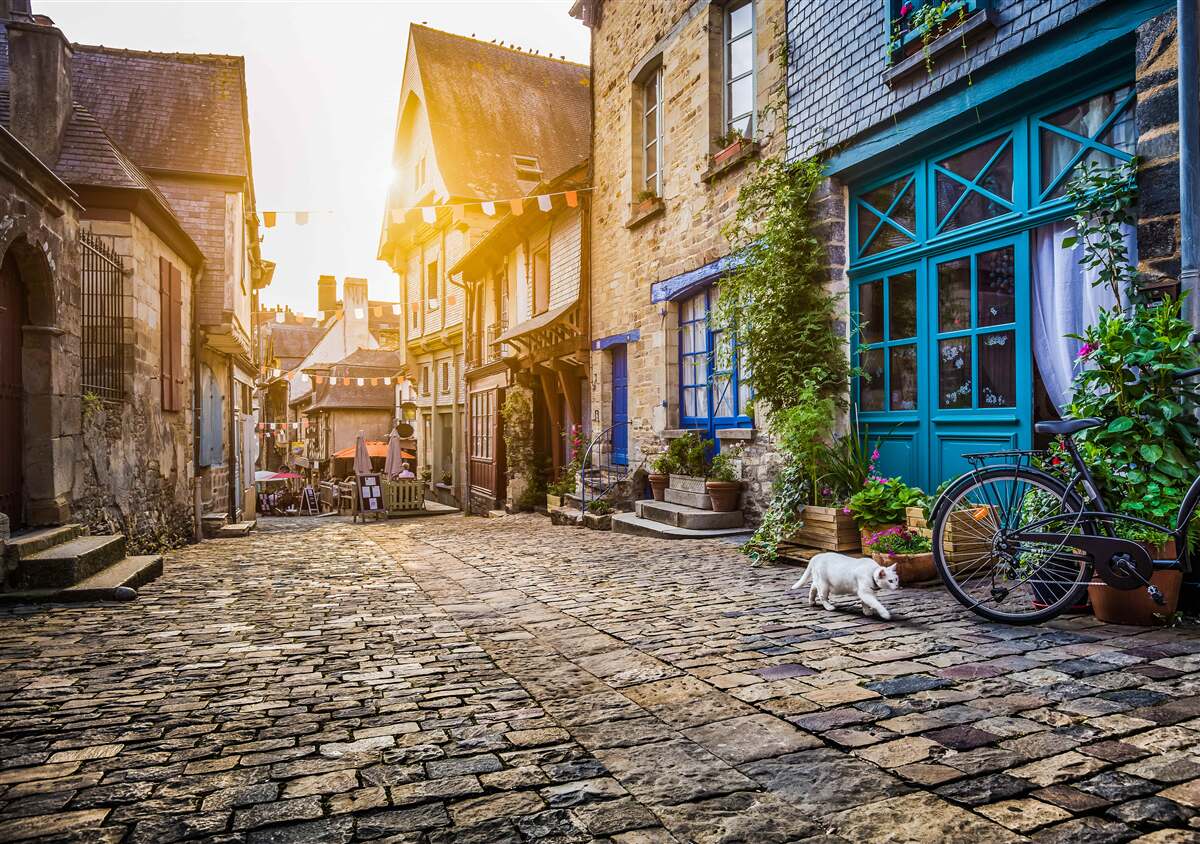 Fototapet dimineață luminoasă într-o așezare antică