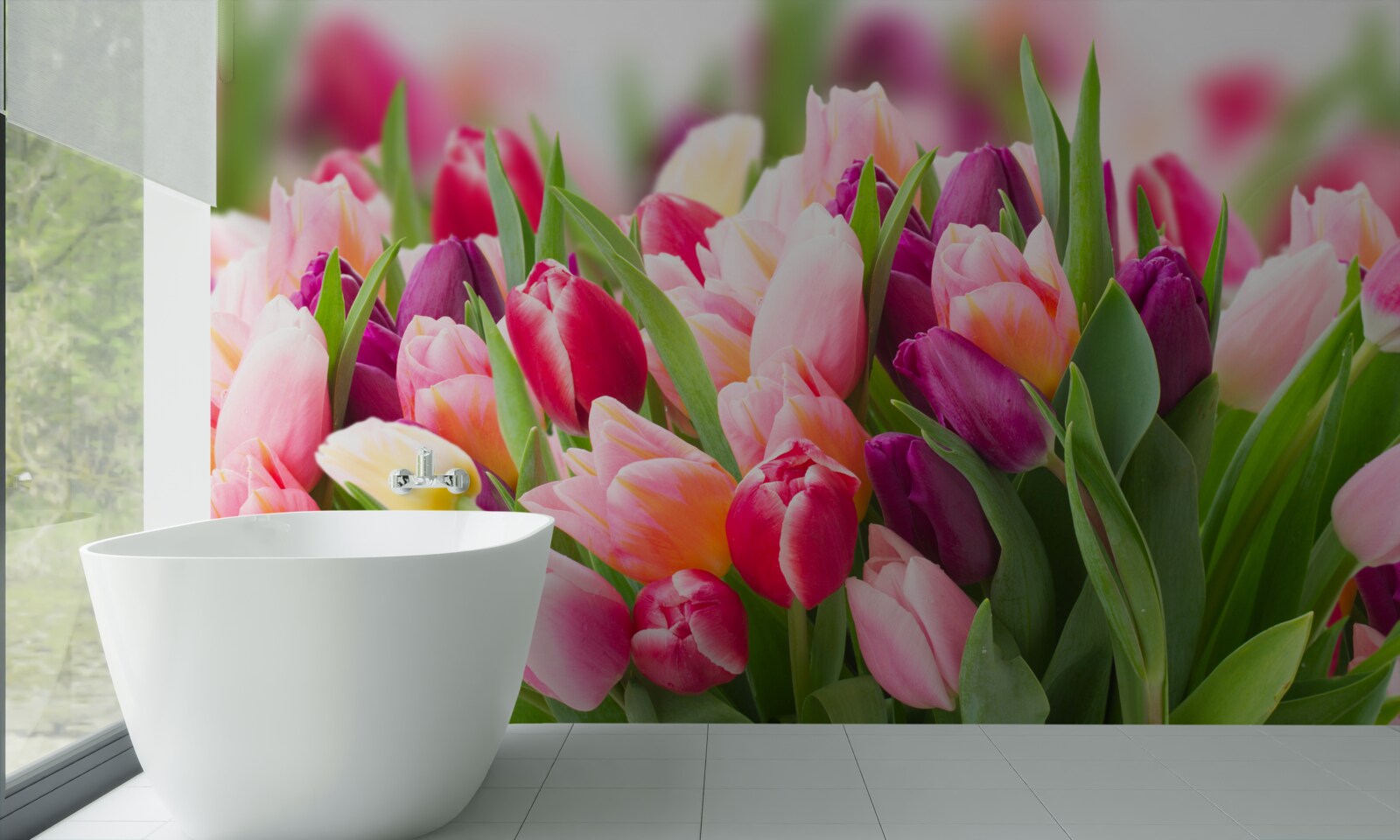 Fototapet lalele luminoase de primăvară cu frunze verzi