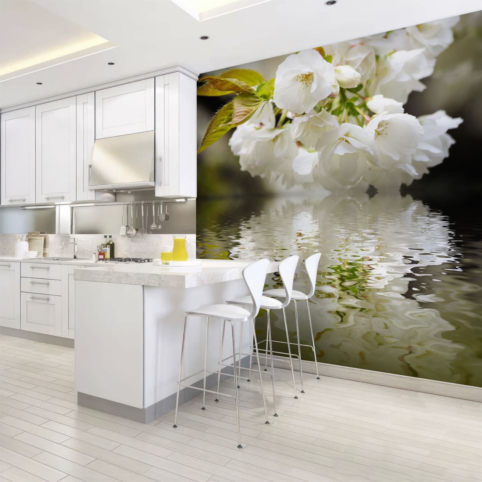 Fototapet flori sakura în tonuri albe se apleacă la suprafața apei