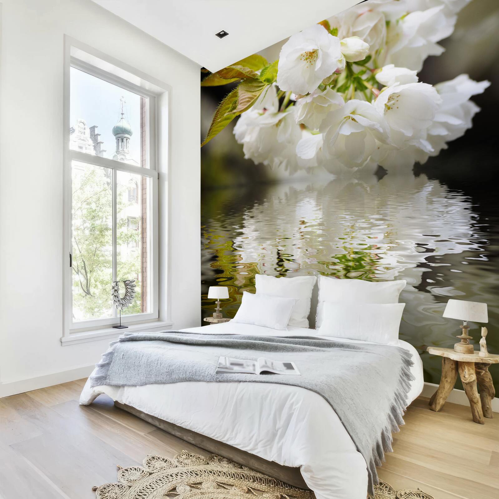 Fototapet flori sakura în tonuri albe se apleacă la suprafața apei