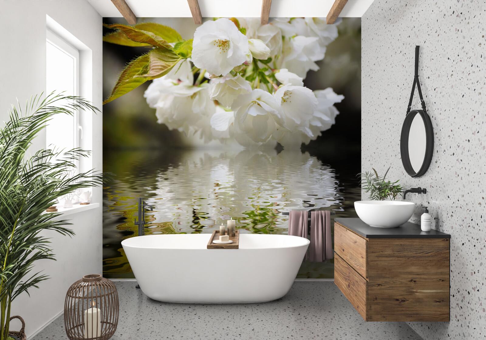 Fototapet flori sakura în tonuri albe se apleacă la suprafața apei