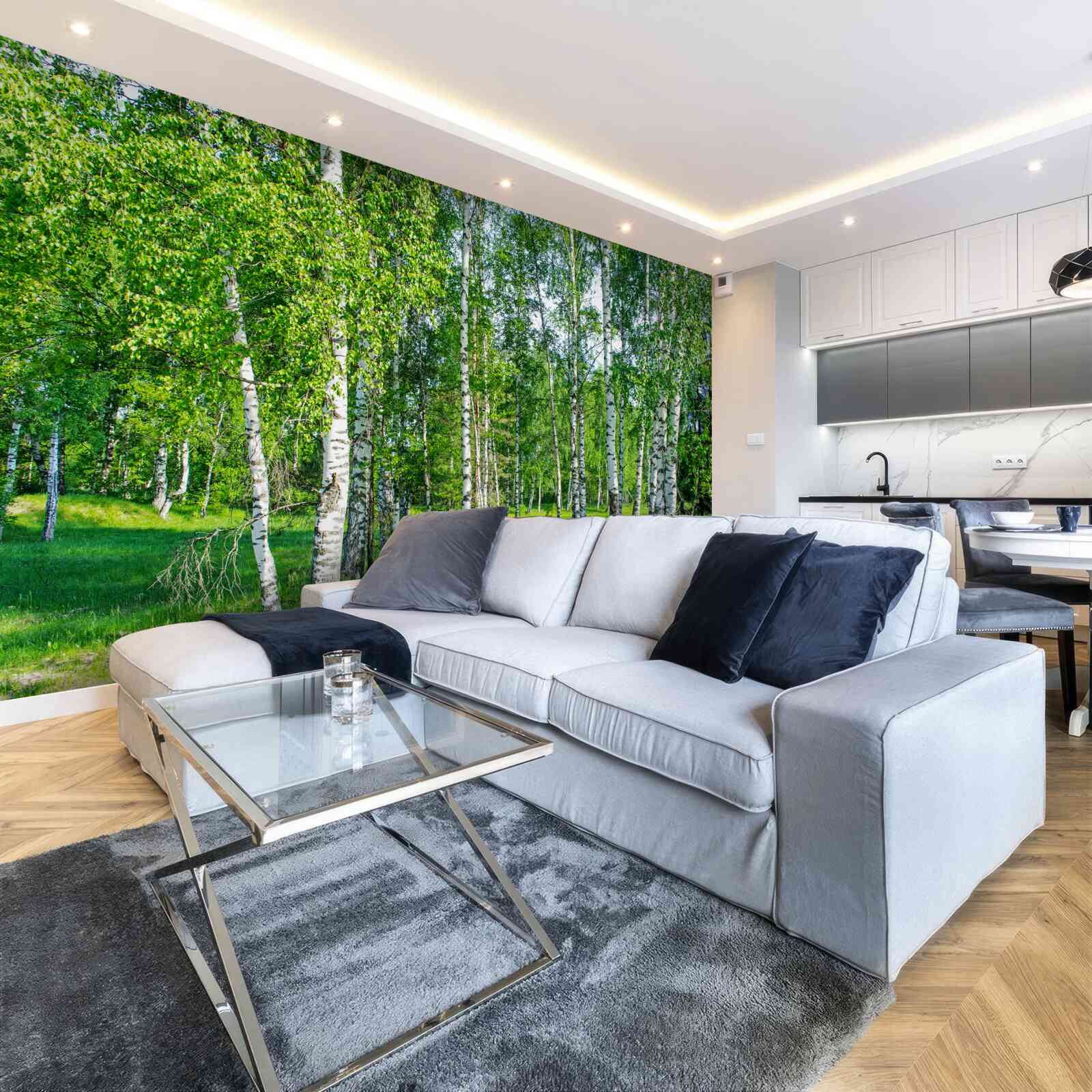 Fototapet mesteceni cu frunze verzi cresc în pădurea de vară