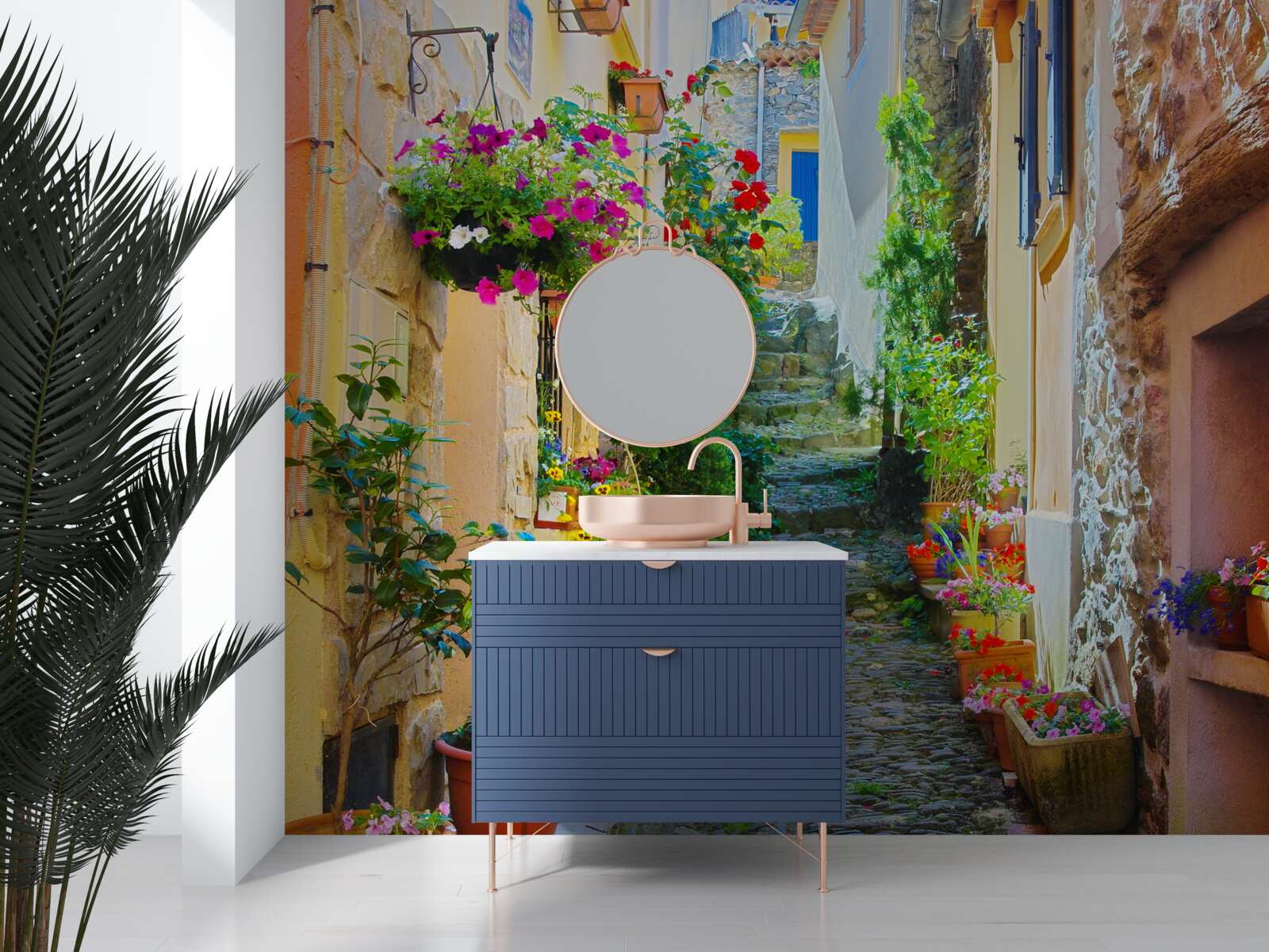 Fototapet o stradă îngustă și confortabilă din partea veche a orașului, înconjurată de flori