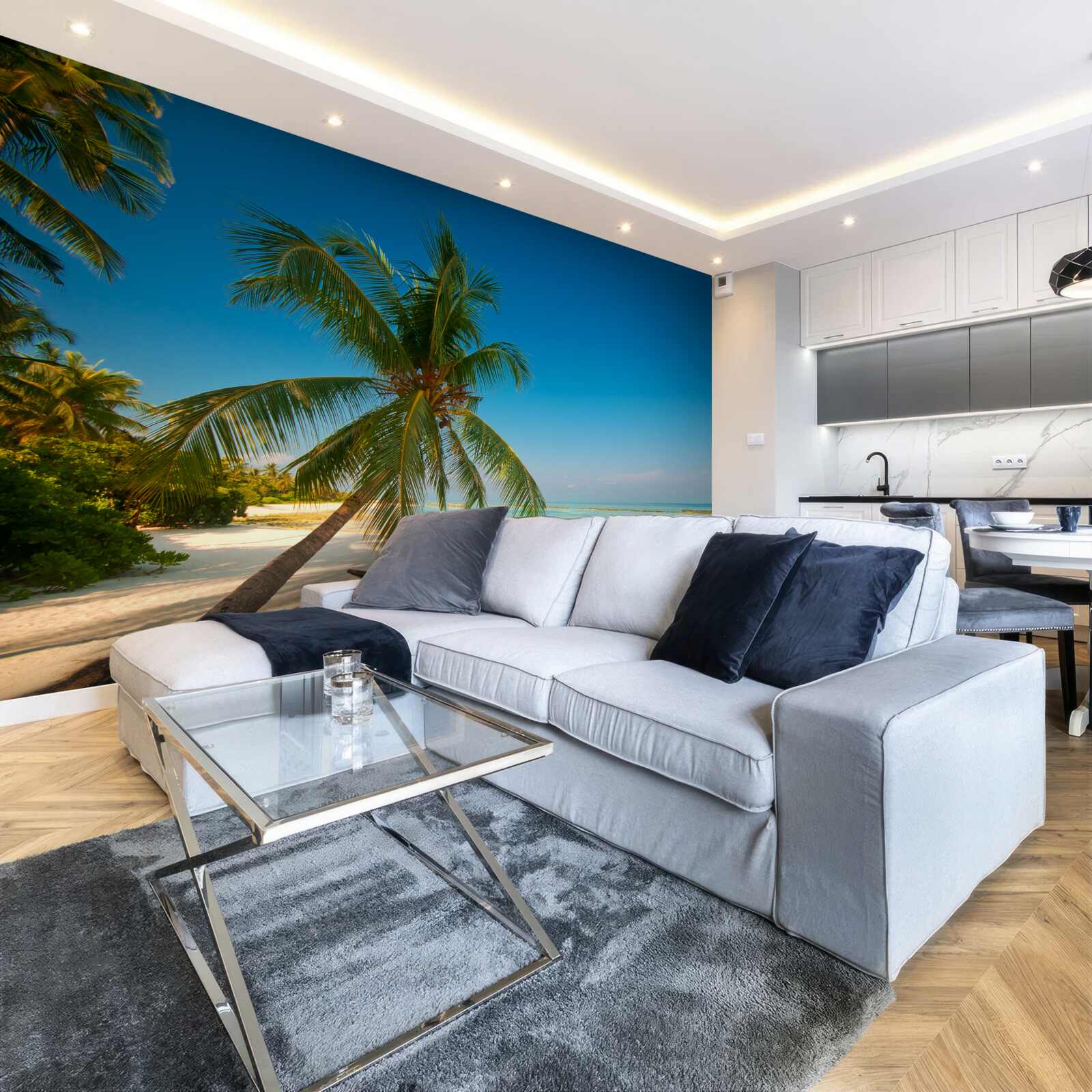 Fototapet hamac întins sub un palmier pe o coastă tropicală