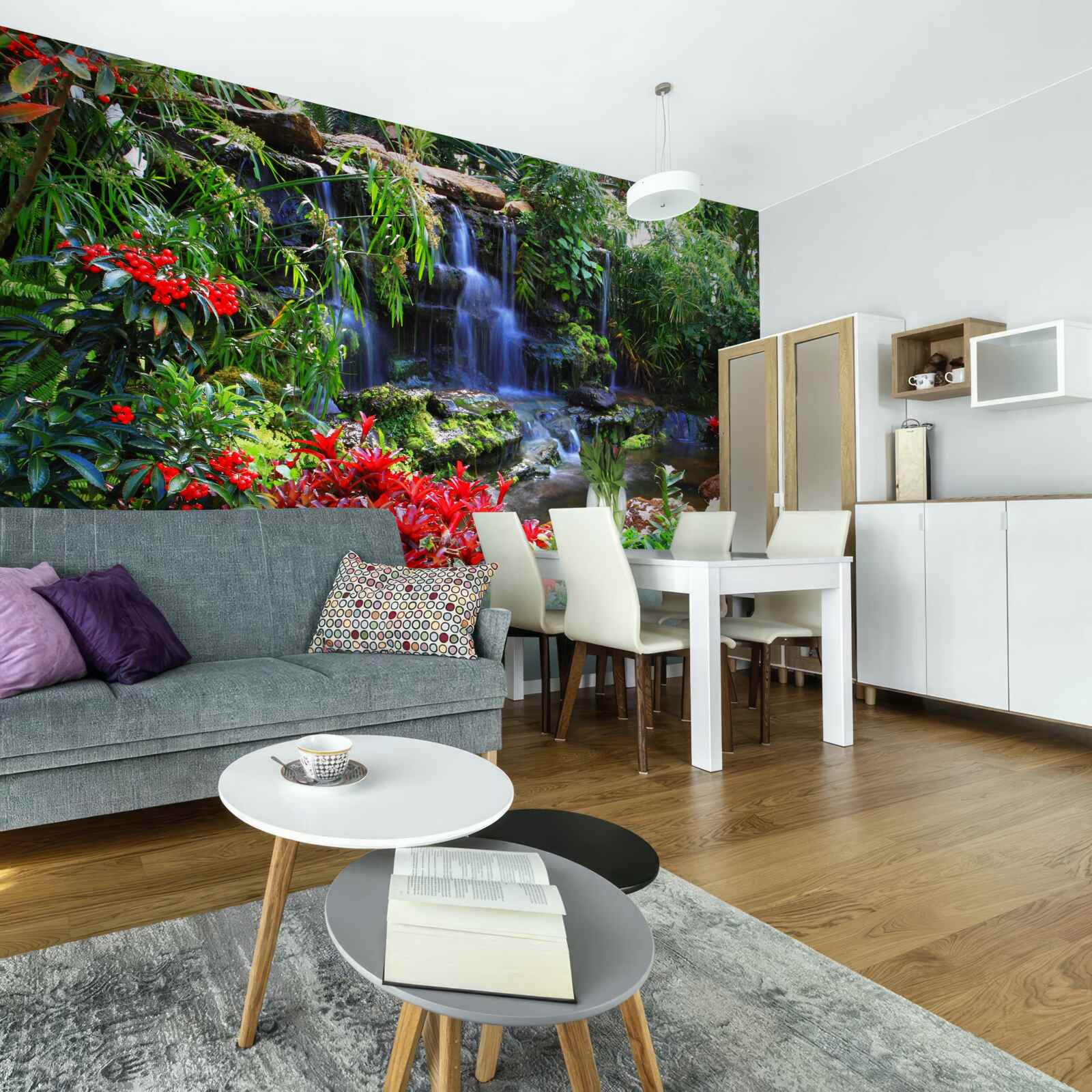 Fototapet un loc magic lângă o cascadă, înconjurat de flori