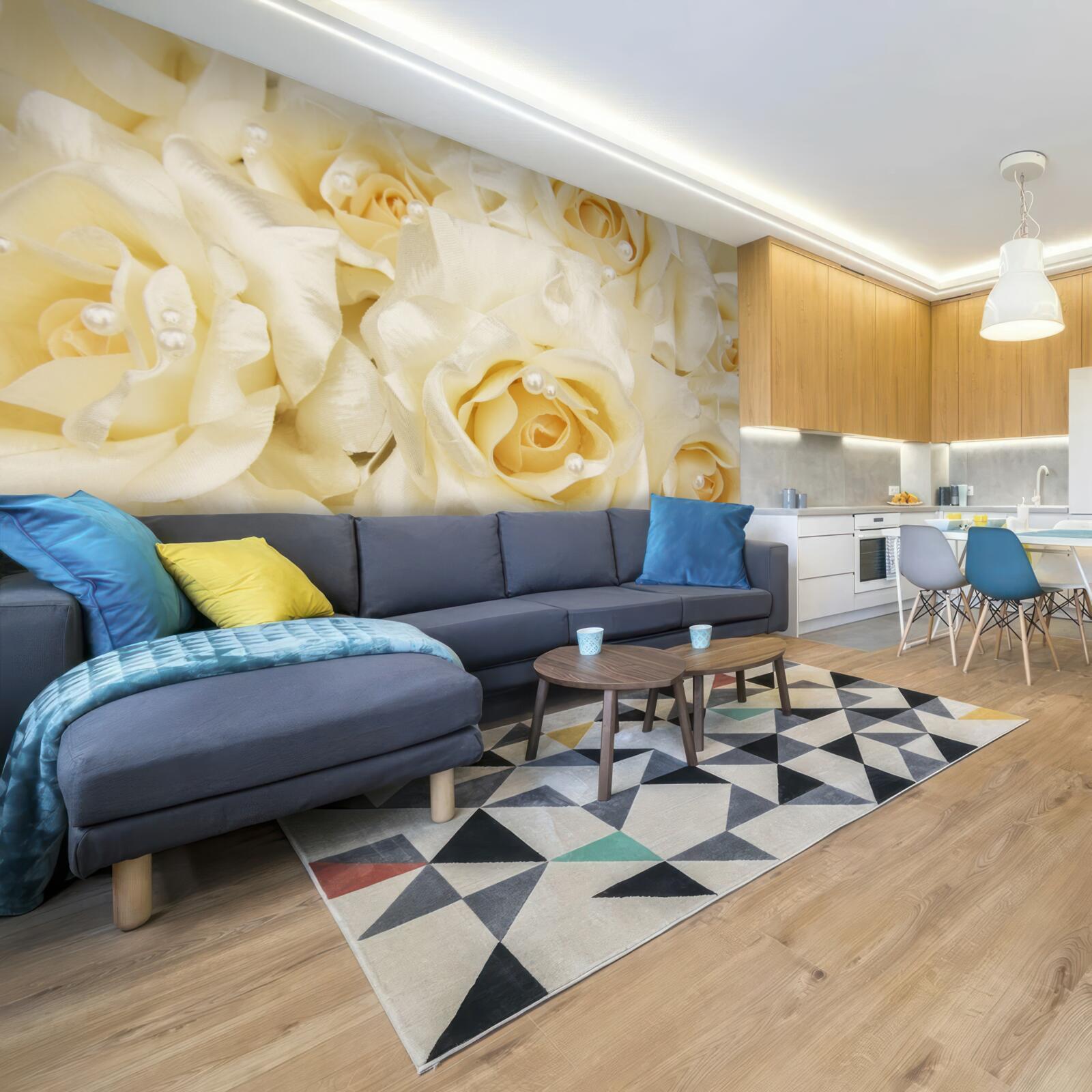 Fototapet compozitie de trandafiri cu petale albe delicate si centru galben