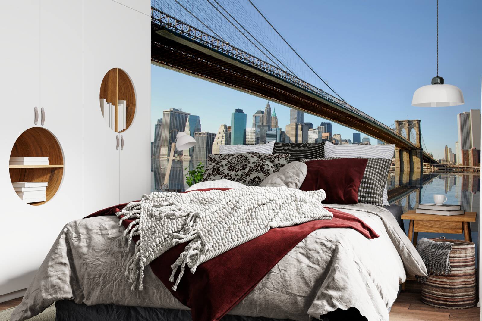 Fototapet un pod care traversează un râu și conduce la un oraș mare