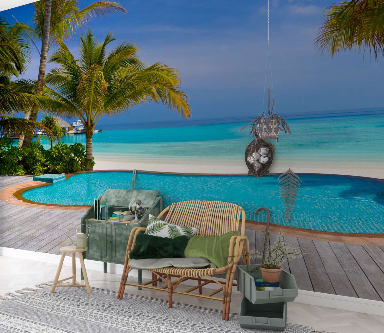 Fototapet piscină aproape de mal, înconjurată de palmieri