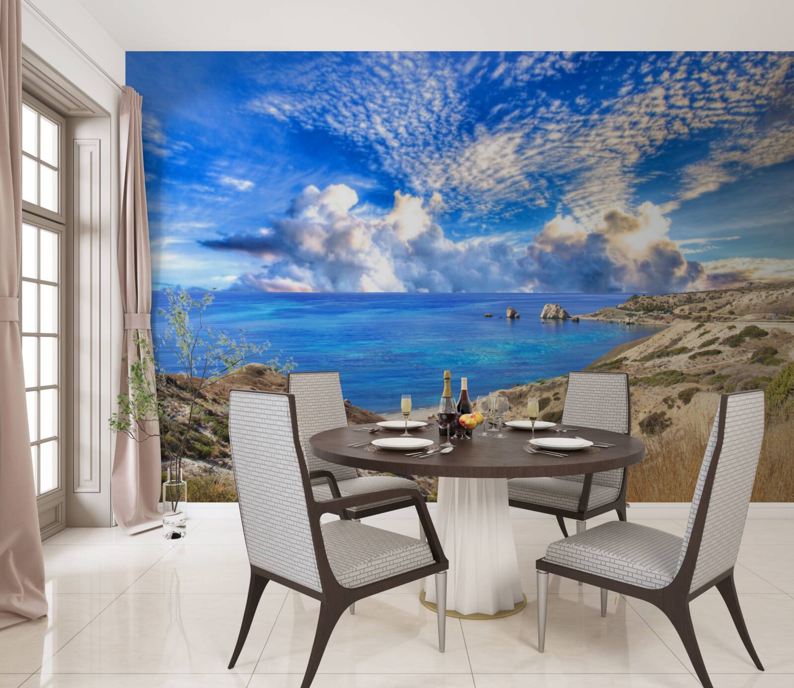 Fototapet nori cirrus la orizont, la interfața dintre uscat și ocean