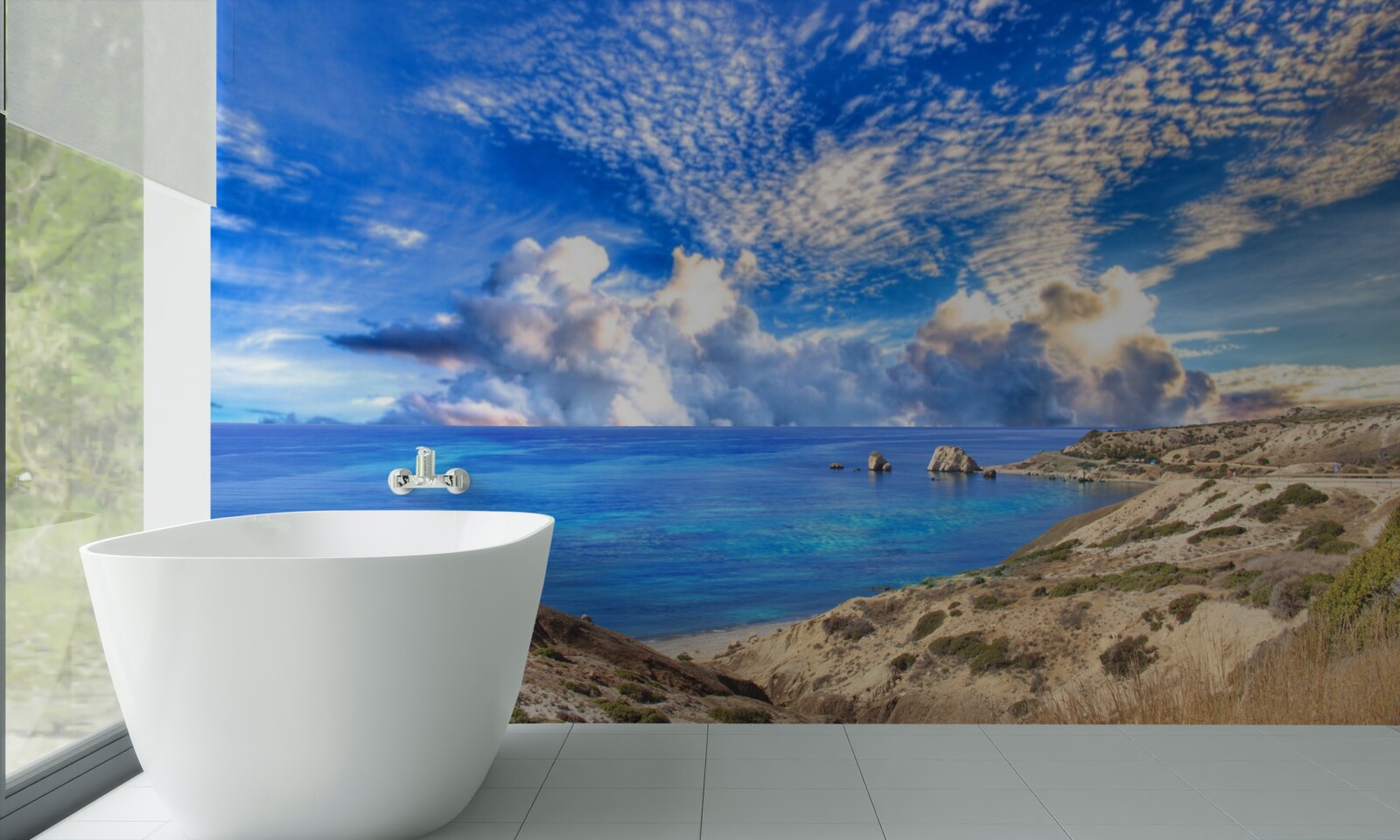 Fototapet nori cirrus la orizont, la interfața dintre uscat și ocean