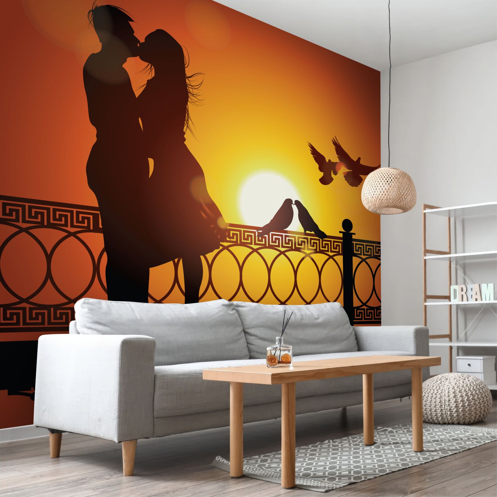 Fototapet îndrăgostiții fac schimb de sărutări pe fundalul apusului de soare