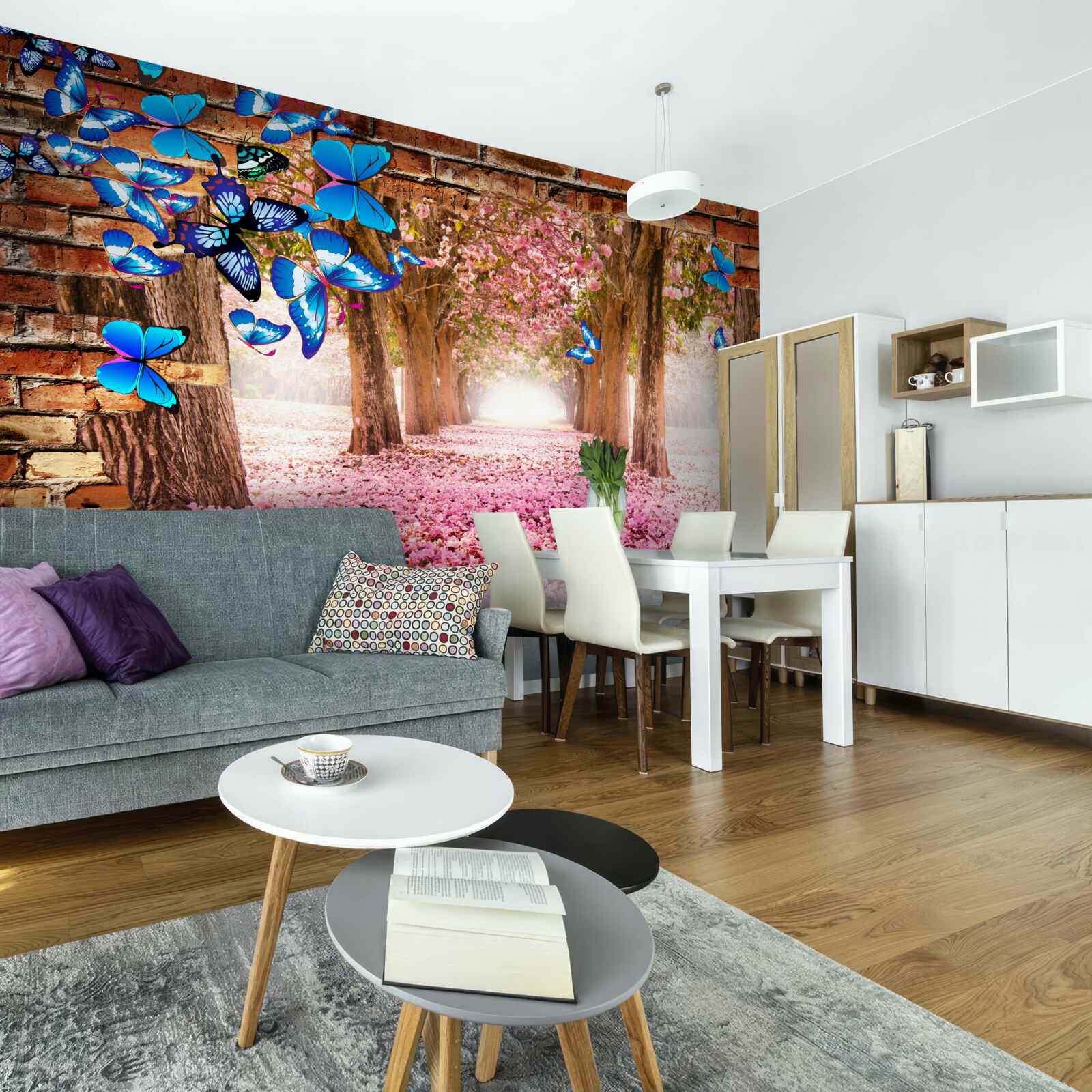 Fototapet sakura atrage fluturi cu florile sale