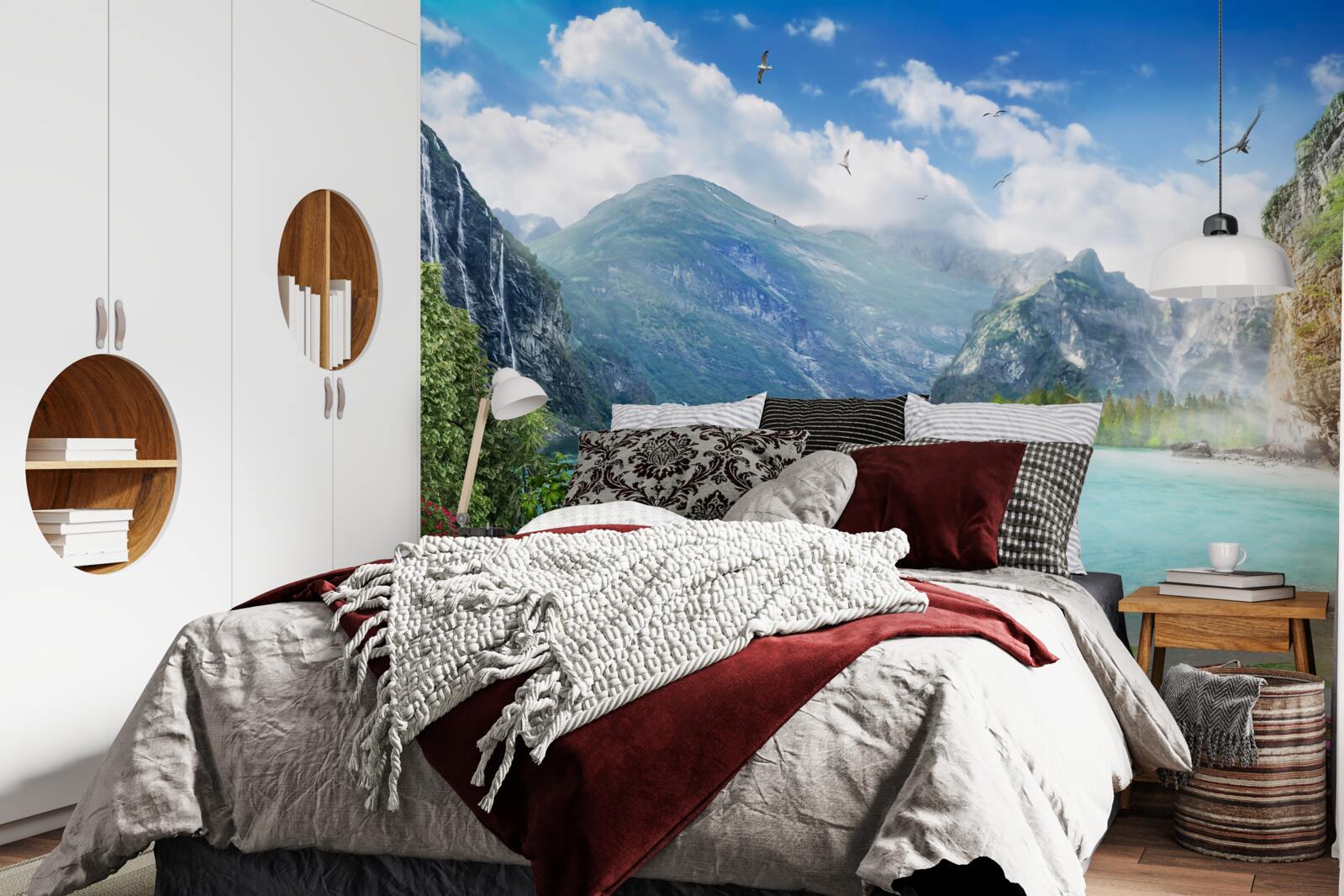 Fototapet barcă pe un lac în munți