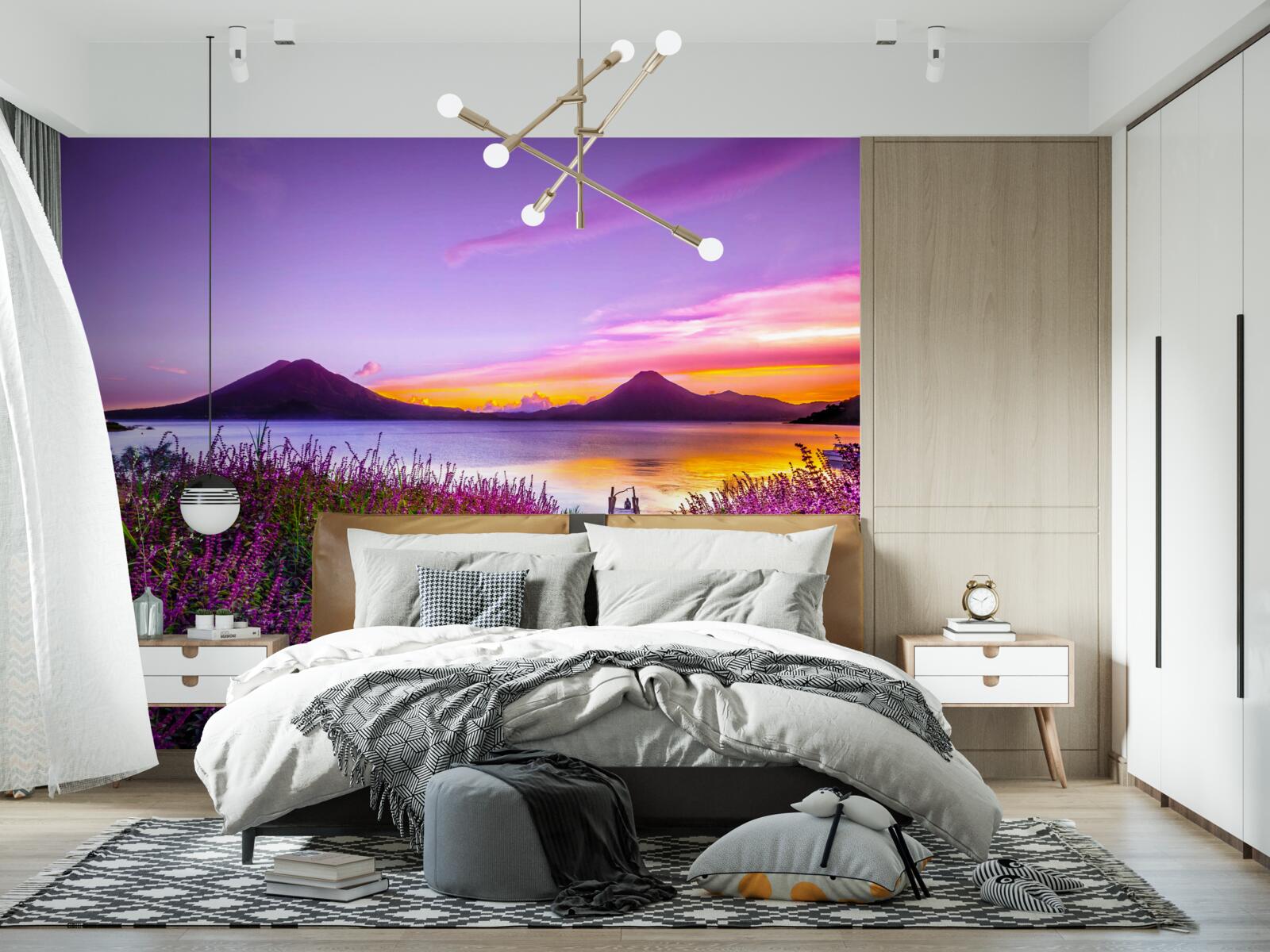 Fototapet alee înconjurată de tufe de lavandă