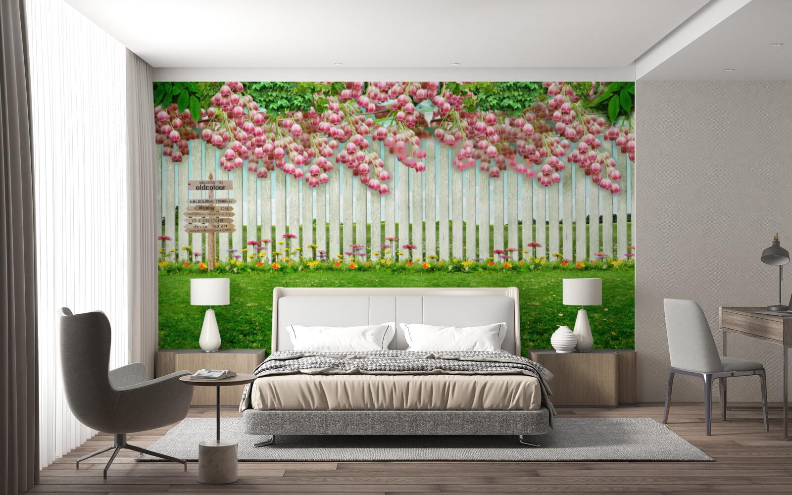 Fototapet flori roz în cascadă peste un gard alb