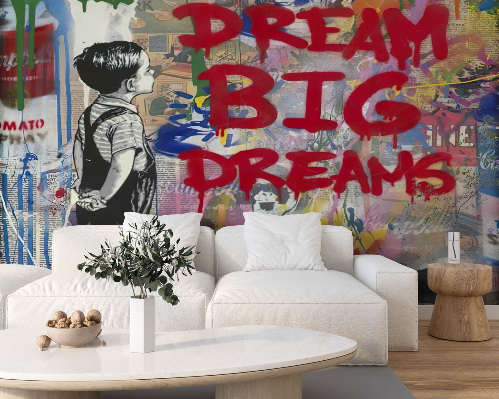 Fototapet un băiat observă peretele acoperit cu desene