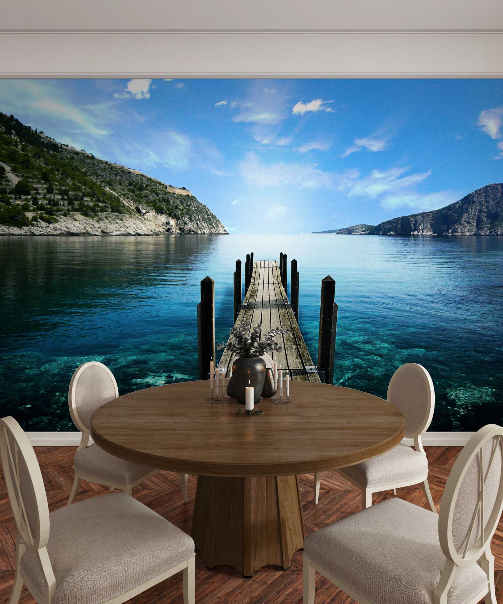 Fototapet pe fundalul cerului, al munților și al râului se poate vedea podul de pontoane