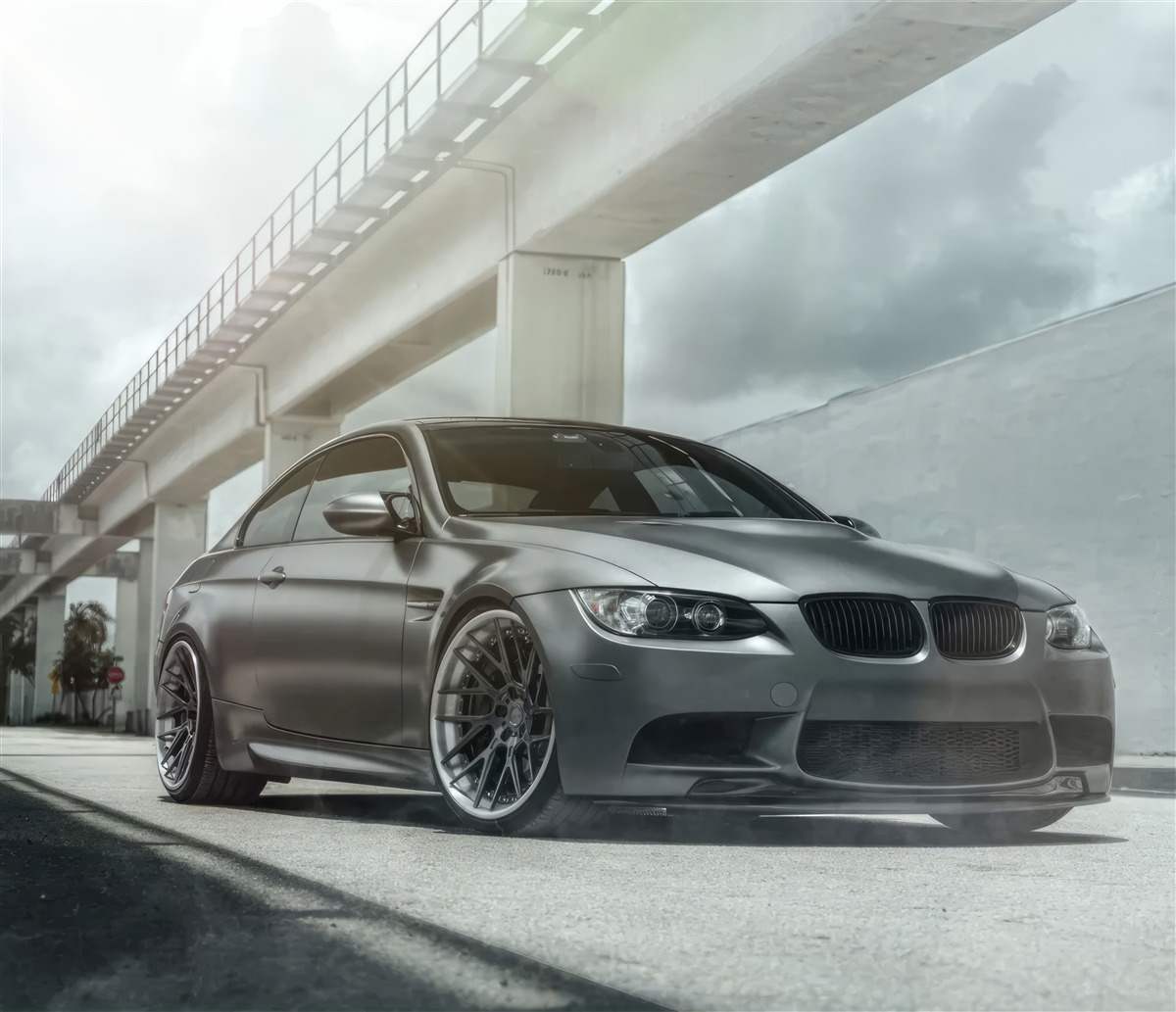 Fototapet mașina este neagră