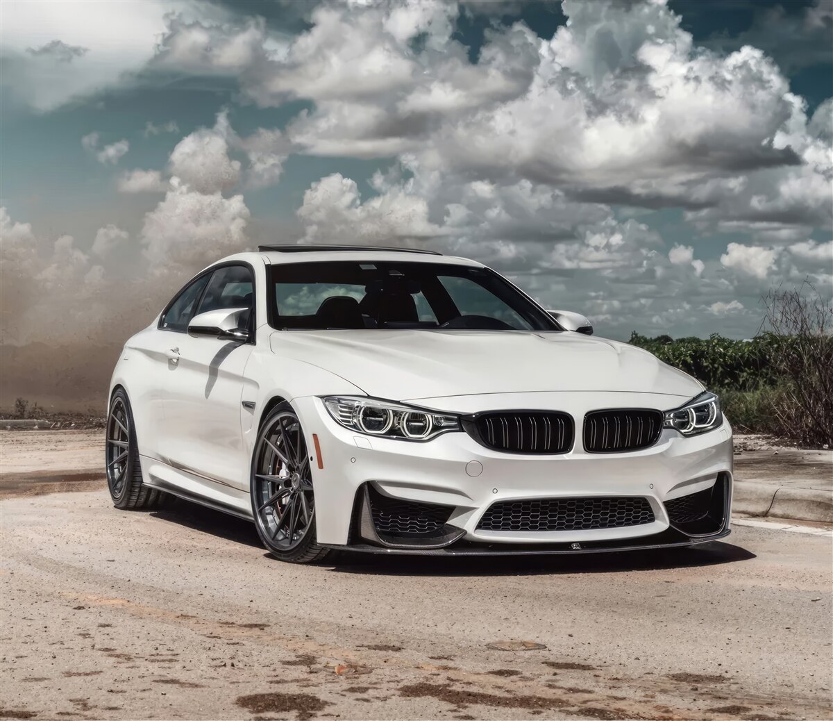 Fototapet mașina este albă