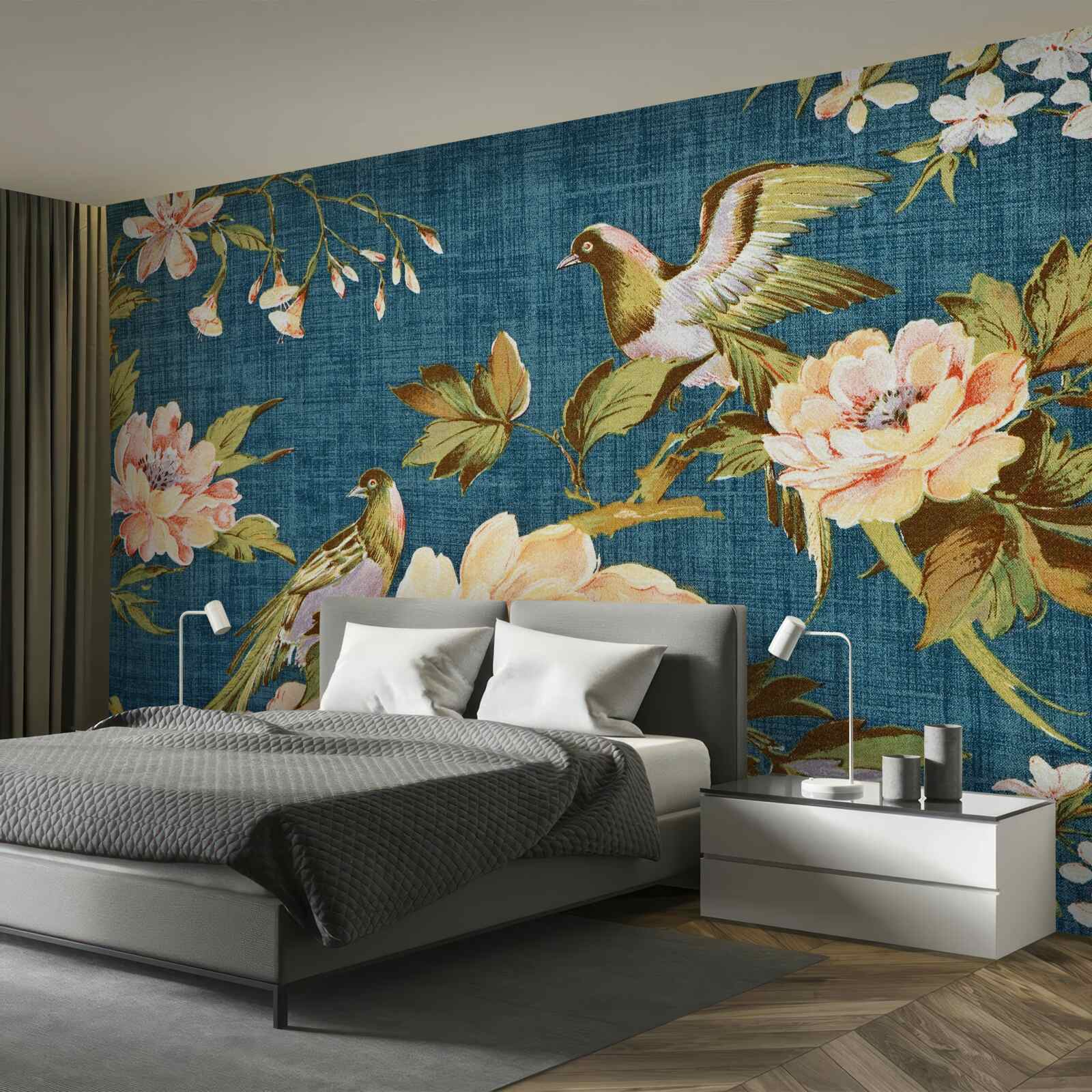 Fototapet doi papagali printre trandafiri