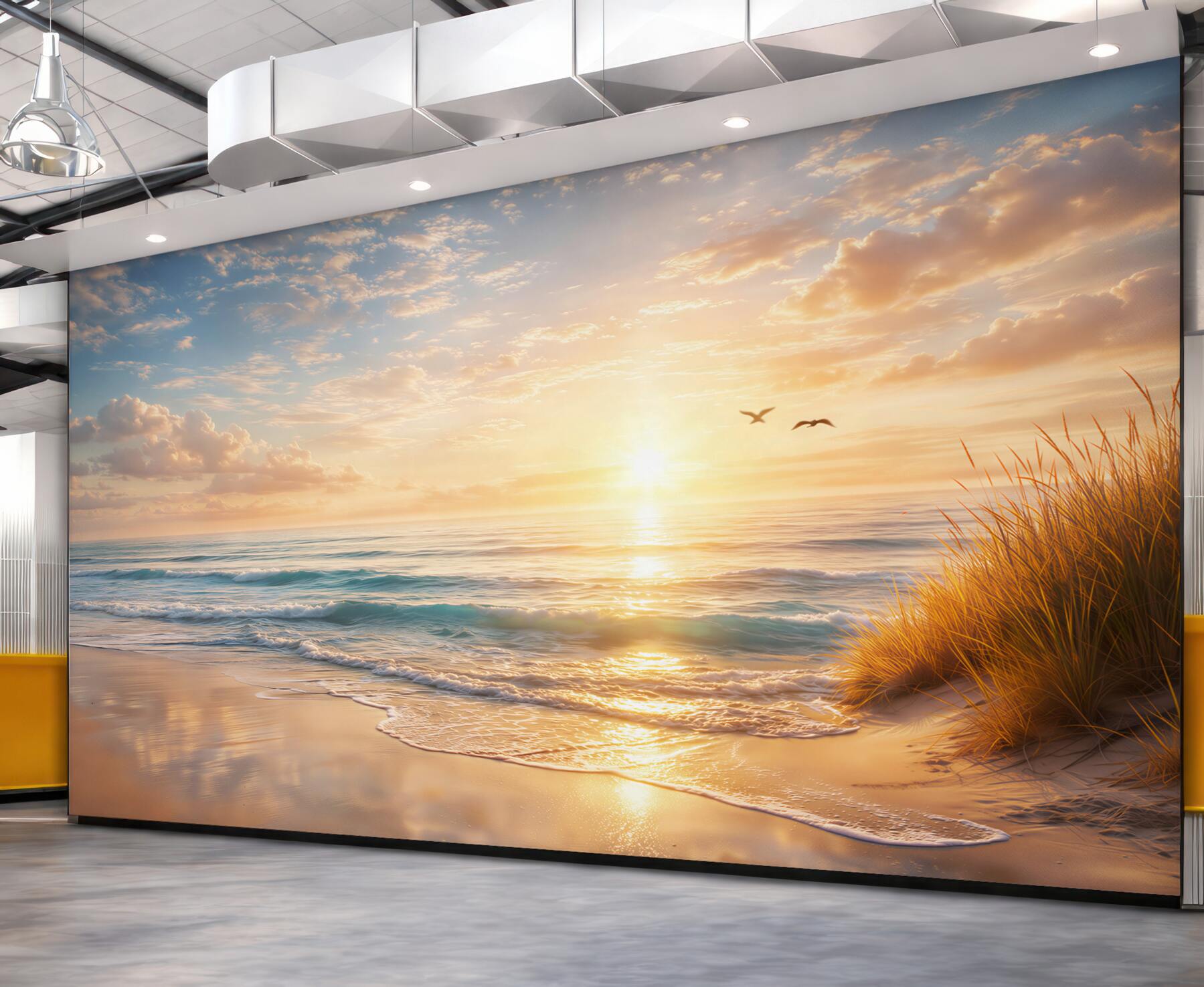 Fototapeta plaża o wschodzie słońca spokojne morze i złoty piasek