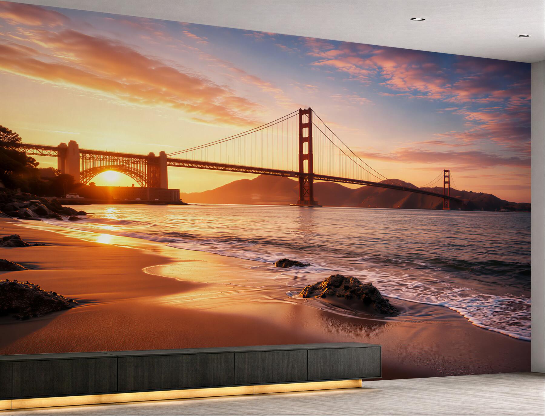 Fototapeta most nad oceanem o zachodzie słońca nad plażą