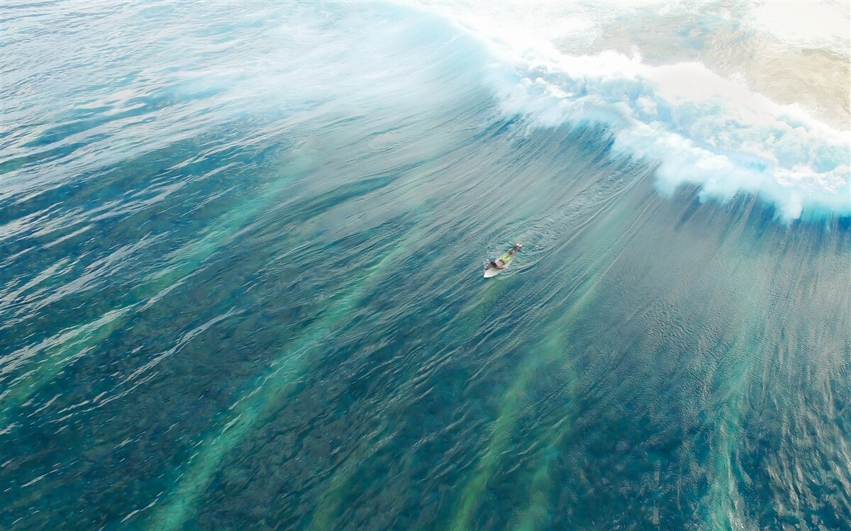 Fototapet depășirea valurilor oceanului prin surfing